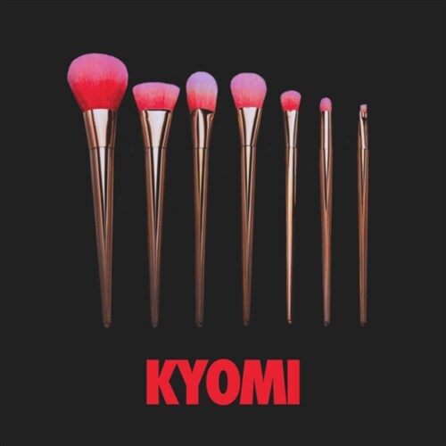 XXX Kyomi 1st Album
